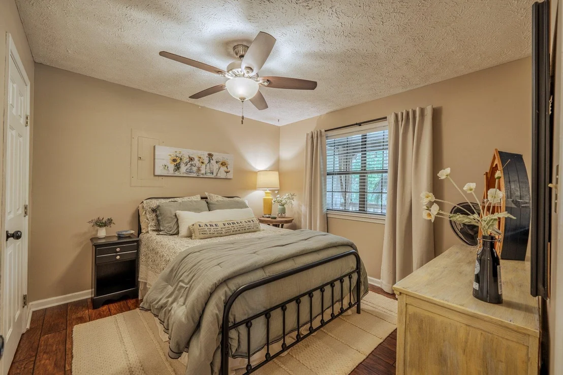 Photo of 25 PICKWICK WOODS CV