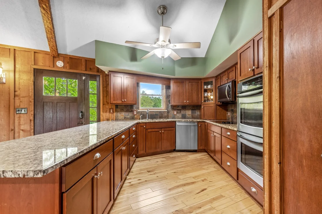 Photo of 979 Clift Cave Road
