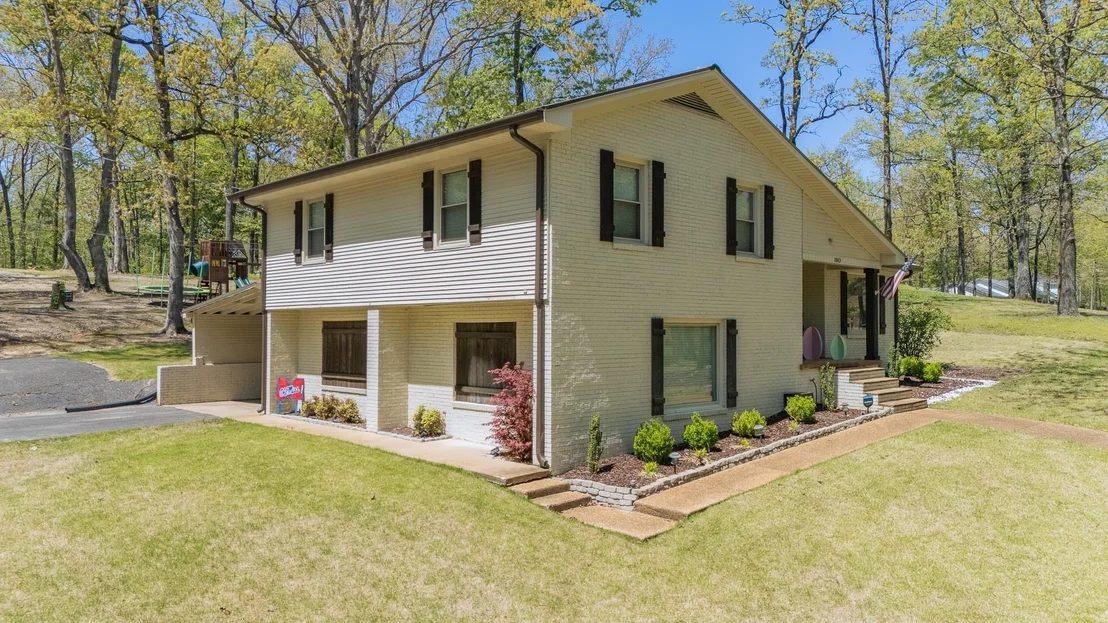 Photo of 180 HORNER DR
