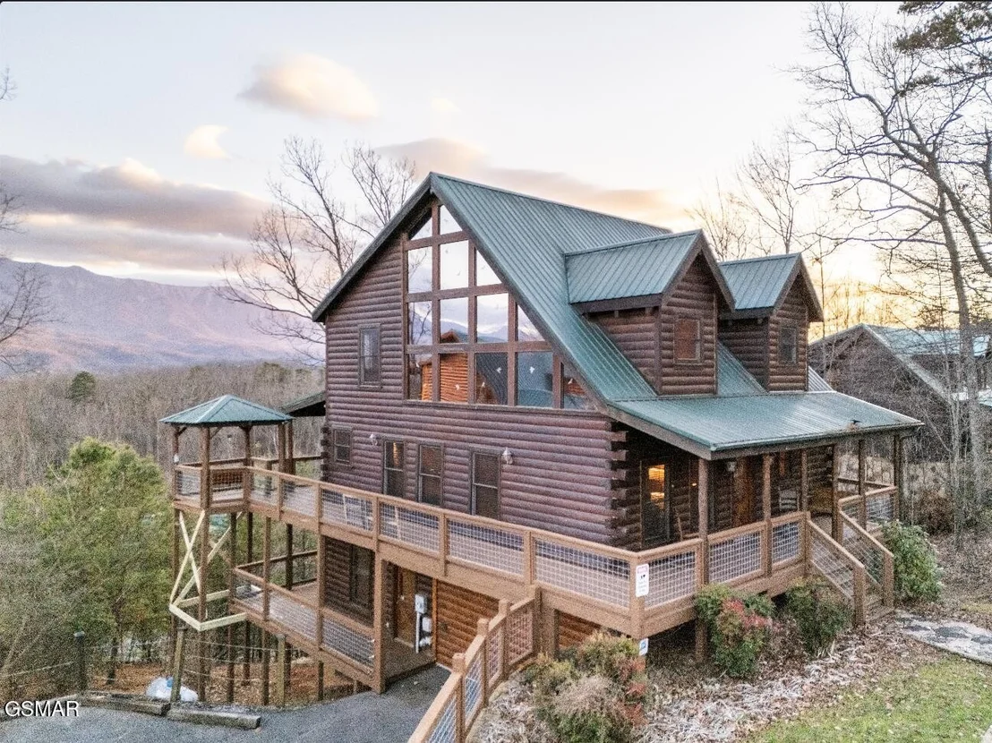 Photo of 2124 E View Drive