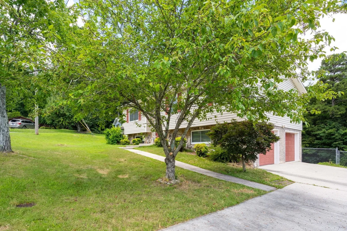 Photo of 1107 Copperwood Drive
