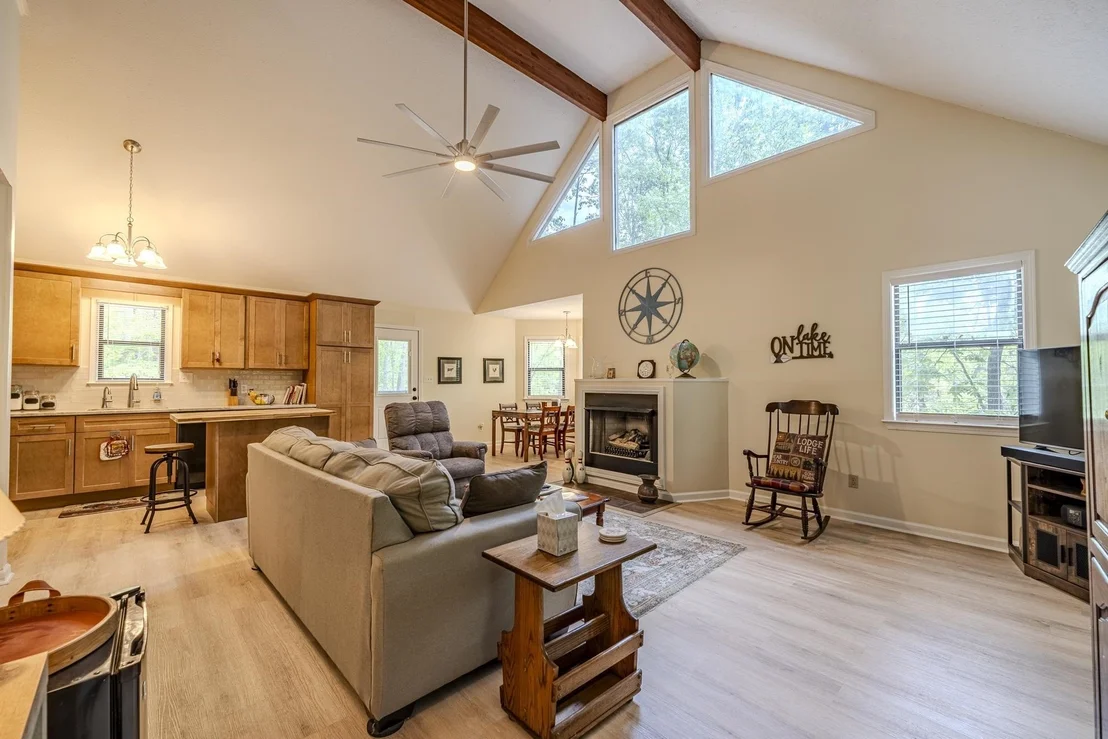 Photo of 325 MURRAY LN