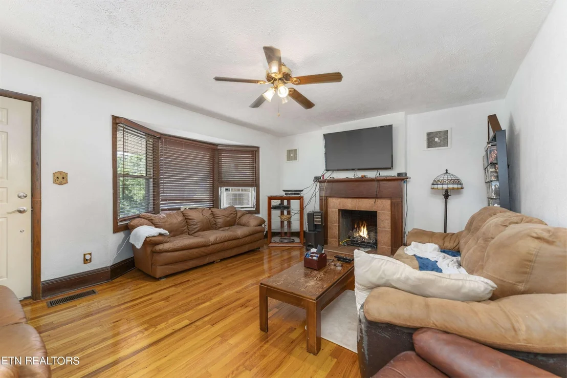 Photo of 812 Riverview Drive