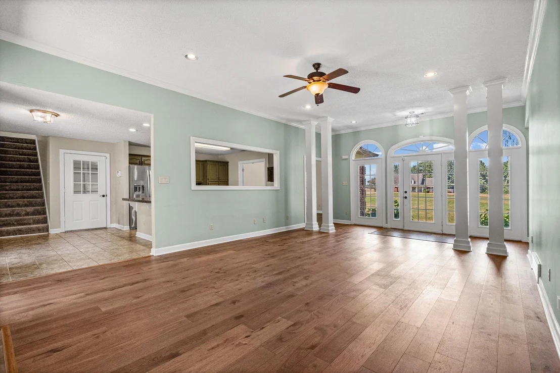 Photo of 371 BRIERHEDGE RD