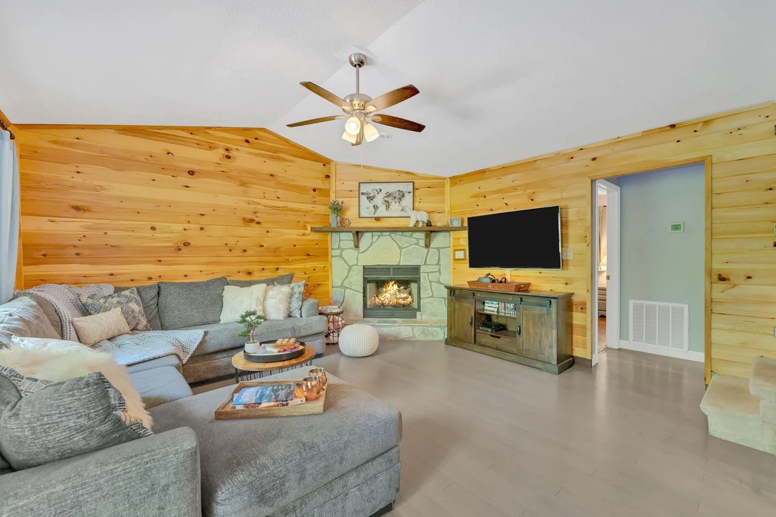 Photo of 930 Hideaway Hills Cir
