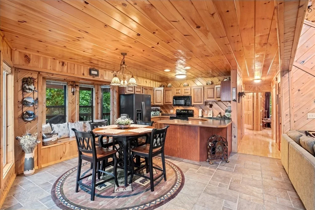Photo of 2737 Pine Crest Lane