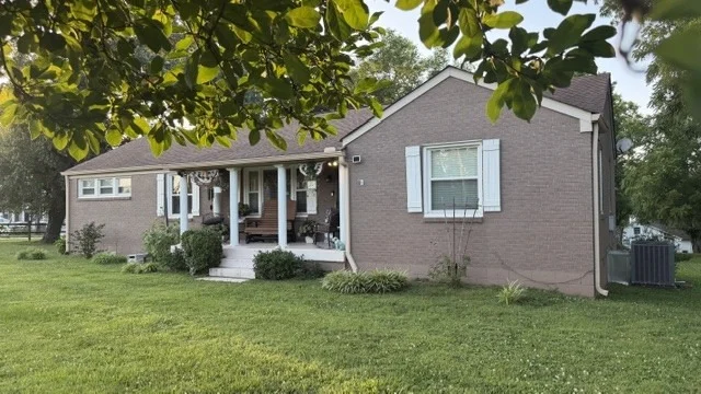 Photo of 4235 Central Pike