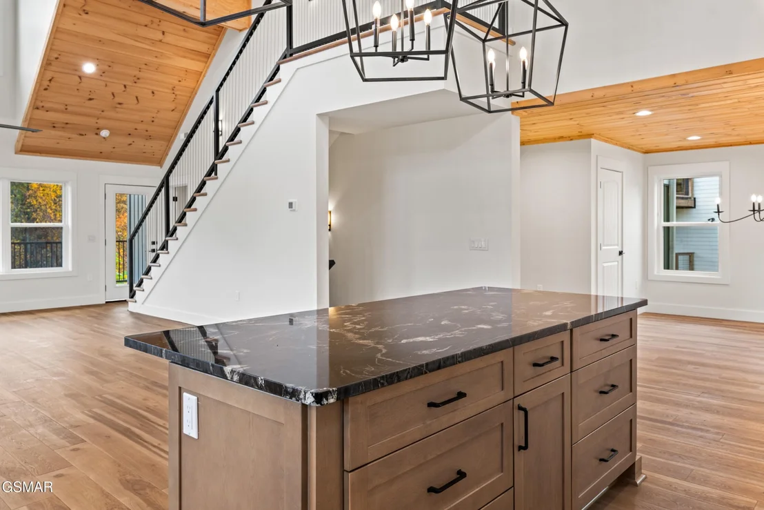 Photo of 652 Pinecrest Drive