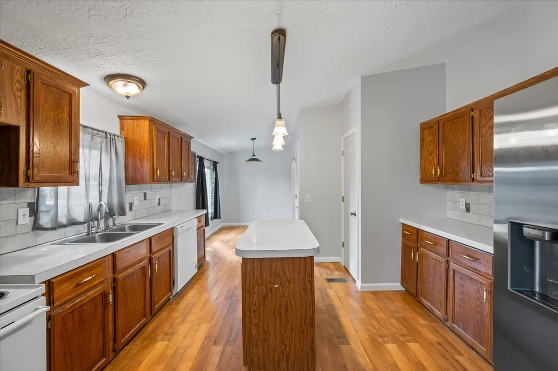 Photo of 289 Cedar Park Dr