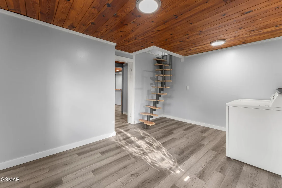 Photo of 310 Two View Road