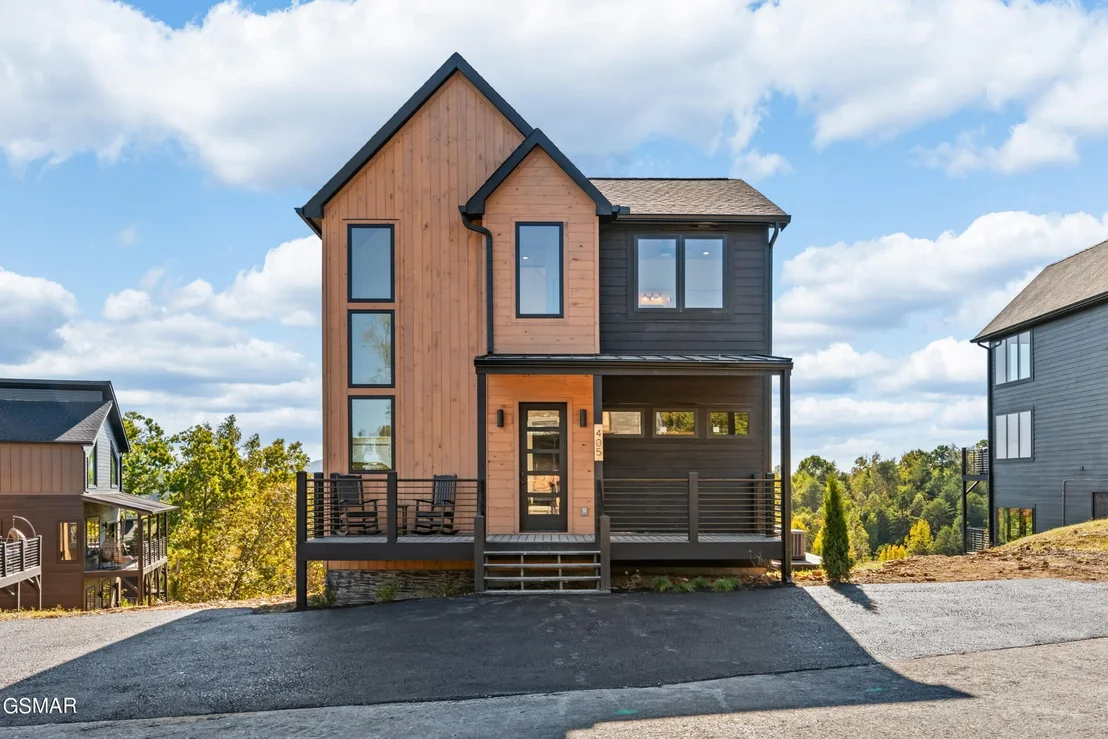 Photo of 405 Compass Point Way