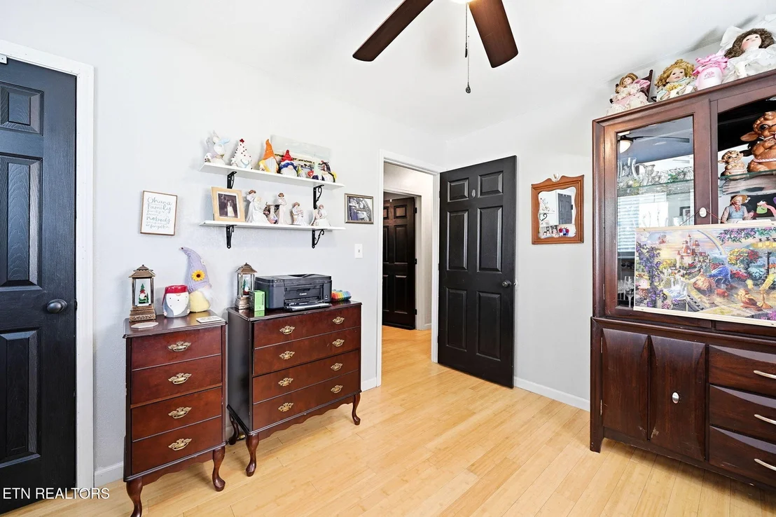Photo of 124 Walnut Drive