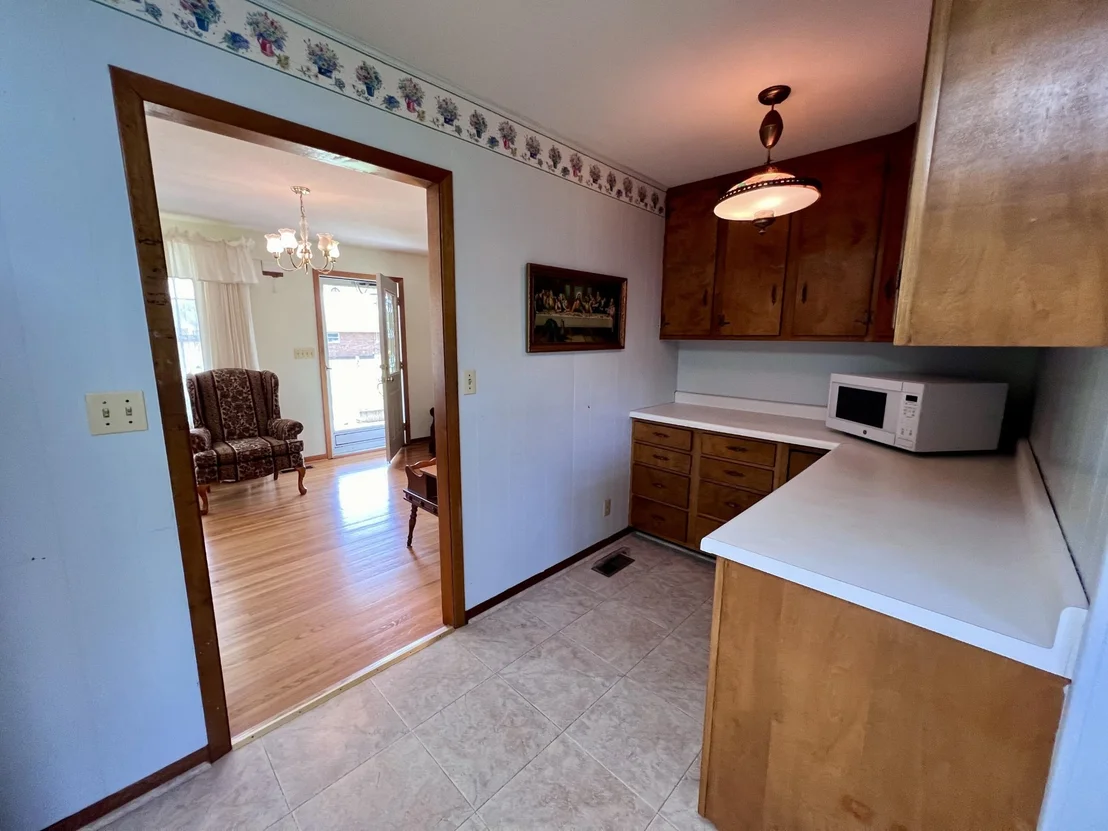 Photo of 1689 Ridge Road
