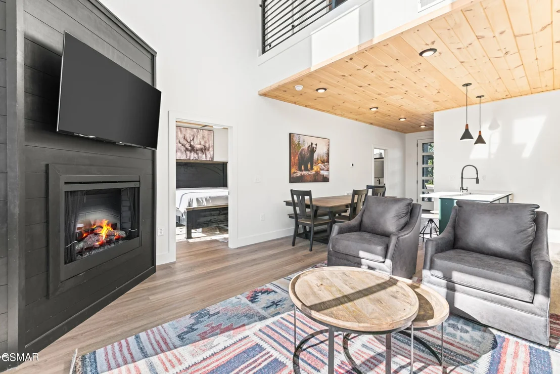 Photo of 405 Compass Point Way