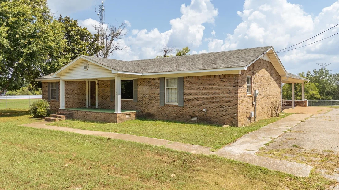 Photo of 70 RIVERSIDE DR