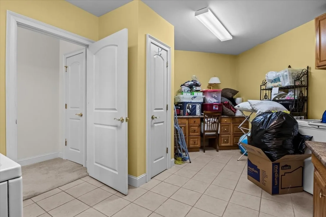 Photo of 867 River Oaks Dr