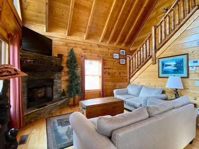 Photo of 2121 E View Drive