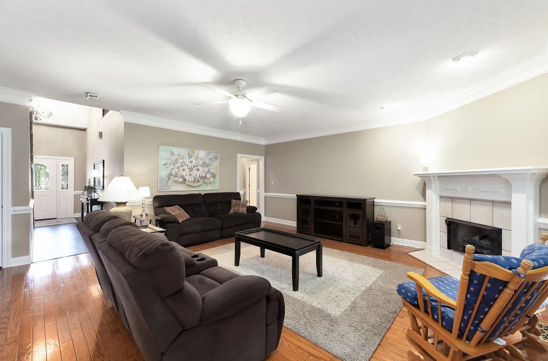 Photo of 10 Bentwillow Cv