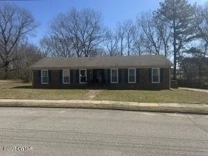Photo of 122 Sunvalley Dr