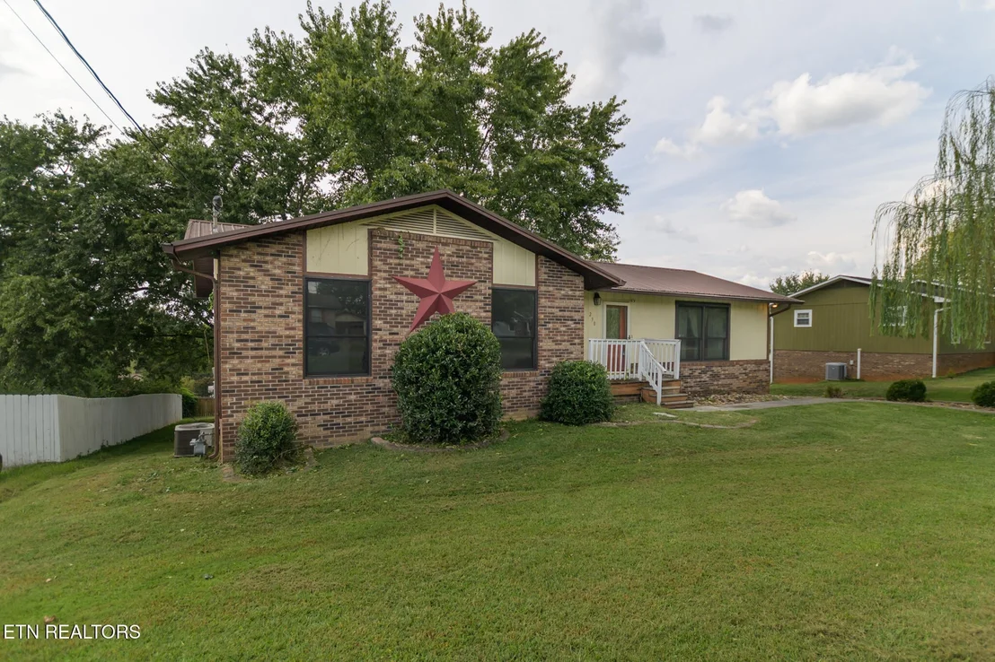 Photo of 230 Grandview Drive