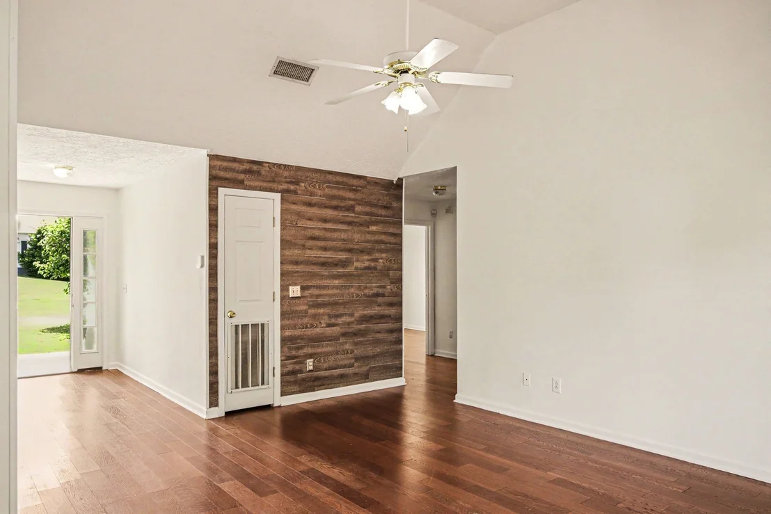 Photo of 503 Hackney Dr