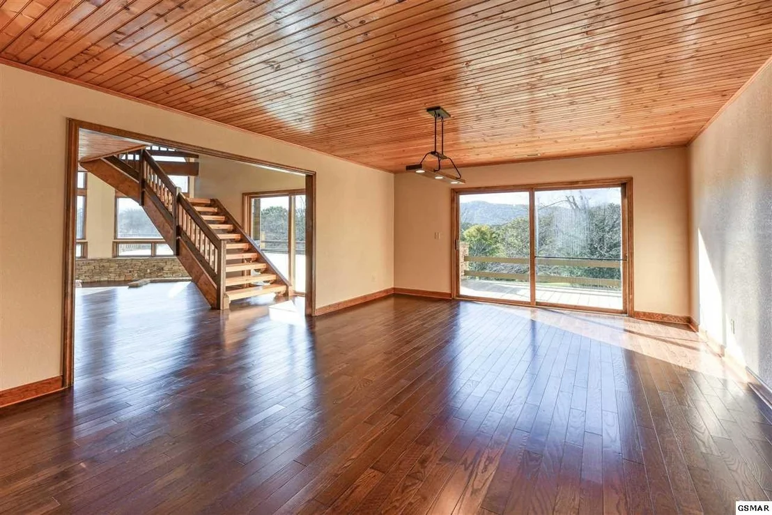 Photo of 1252 Crestview Drive