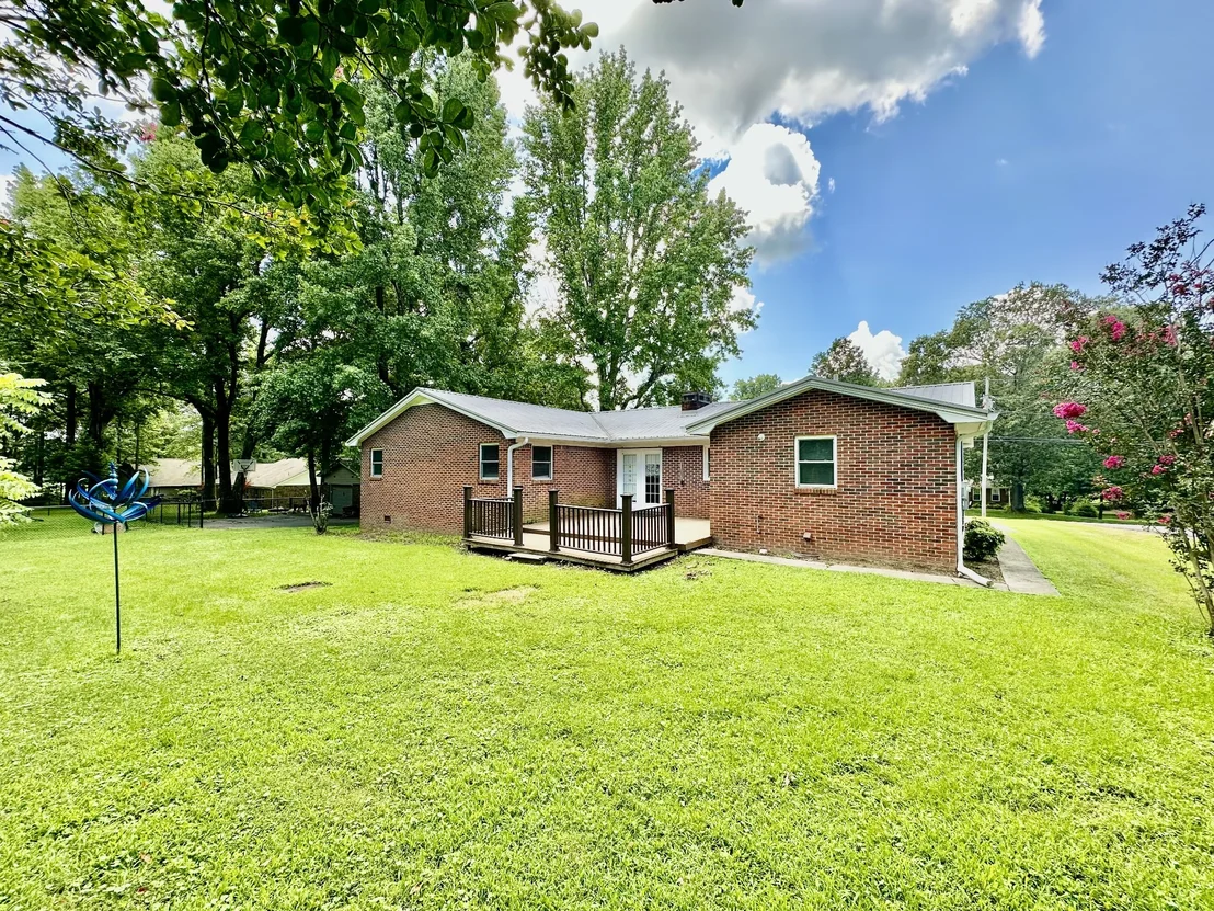 Photo of 52 Nottingham Ln