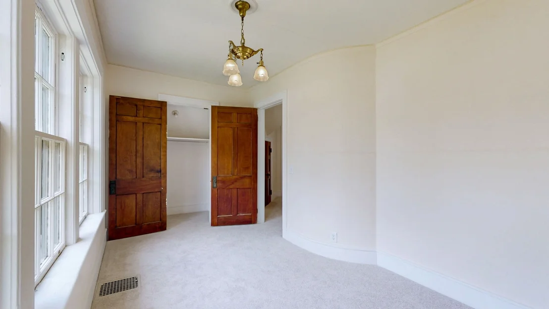 Photo of 1007 Poplar St