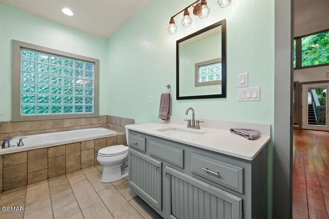 Photo of 438 Laurel Road