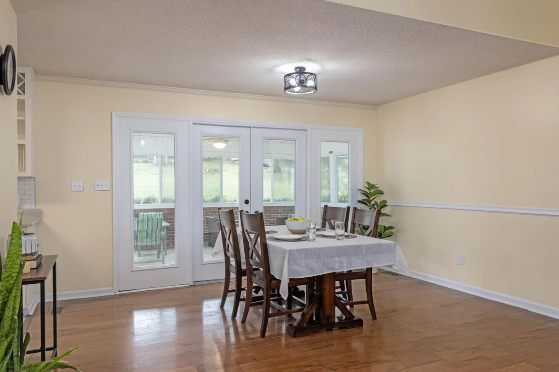 Photo of 715 Carmen Drive