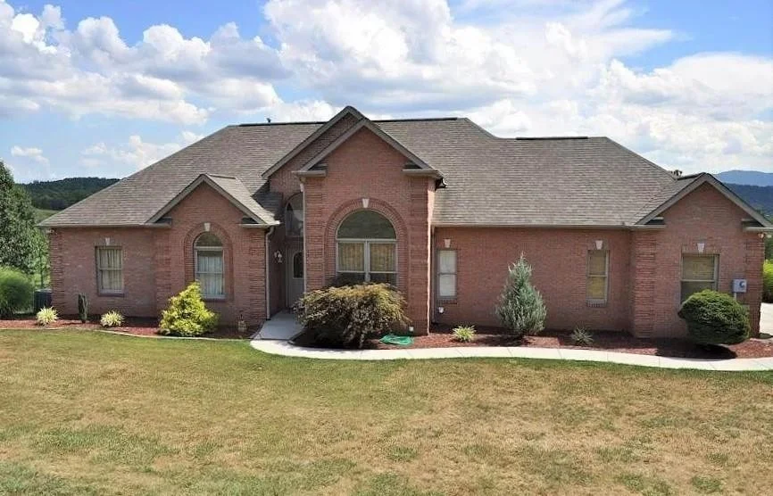 Photo of 1021 Eagle View Drive