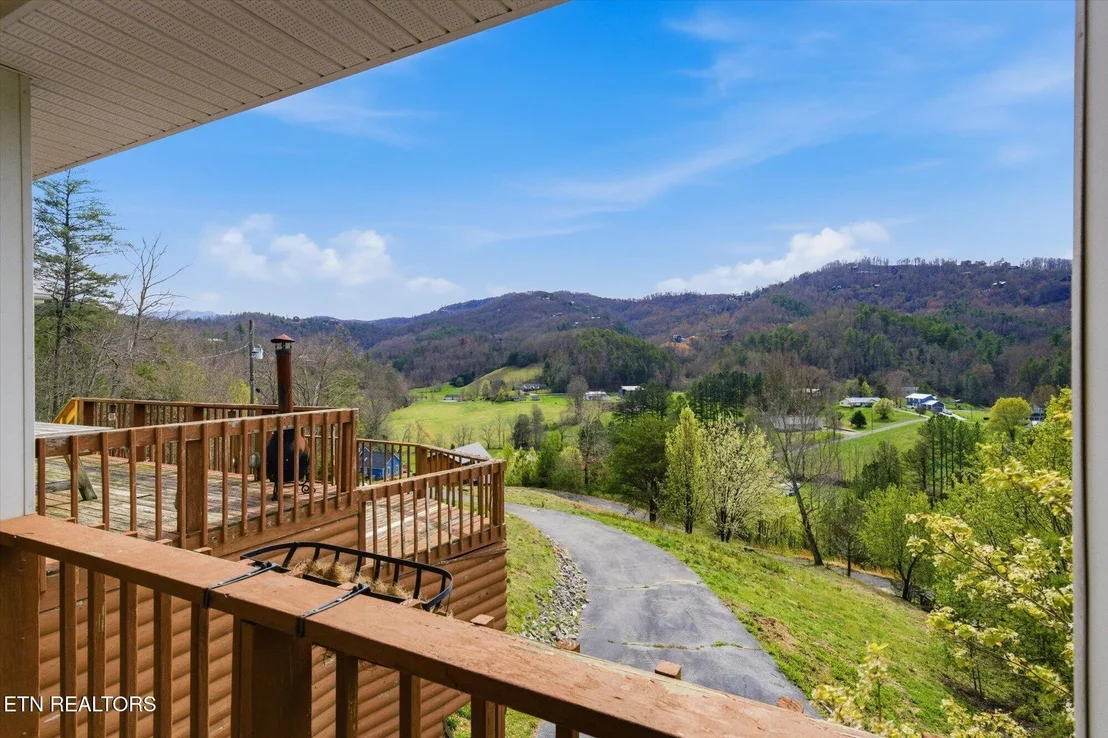 Photo of 1502 Valley Cove Way