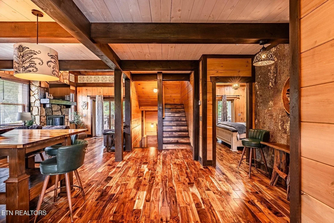 Photo of 615 Rainbow Rd