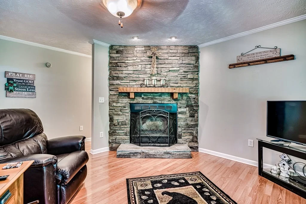 Photo of 1530 Madron