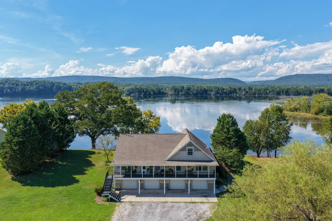 Photo of 122 Eagle Point Drive