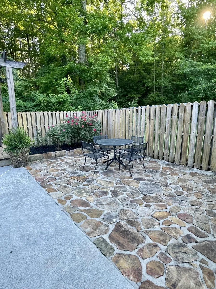 Photo of 446 Jamestown Road