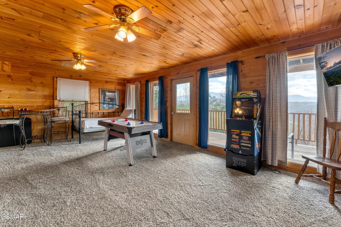 Photo of 1910 E Mountain View Way