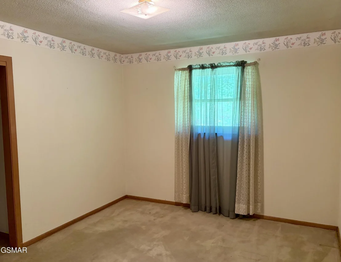 Photo of 827 Murphy Road