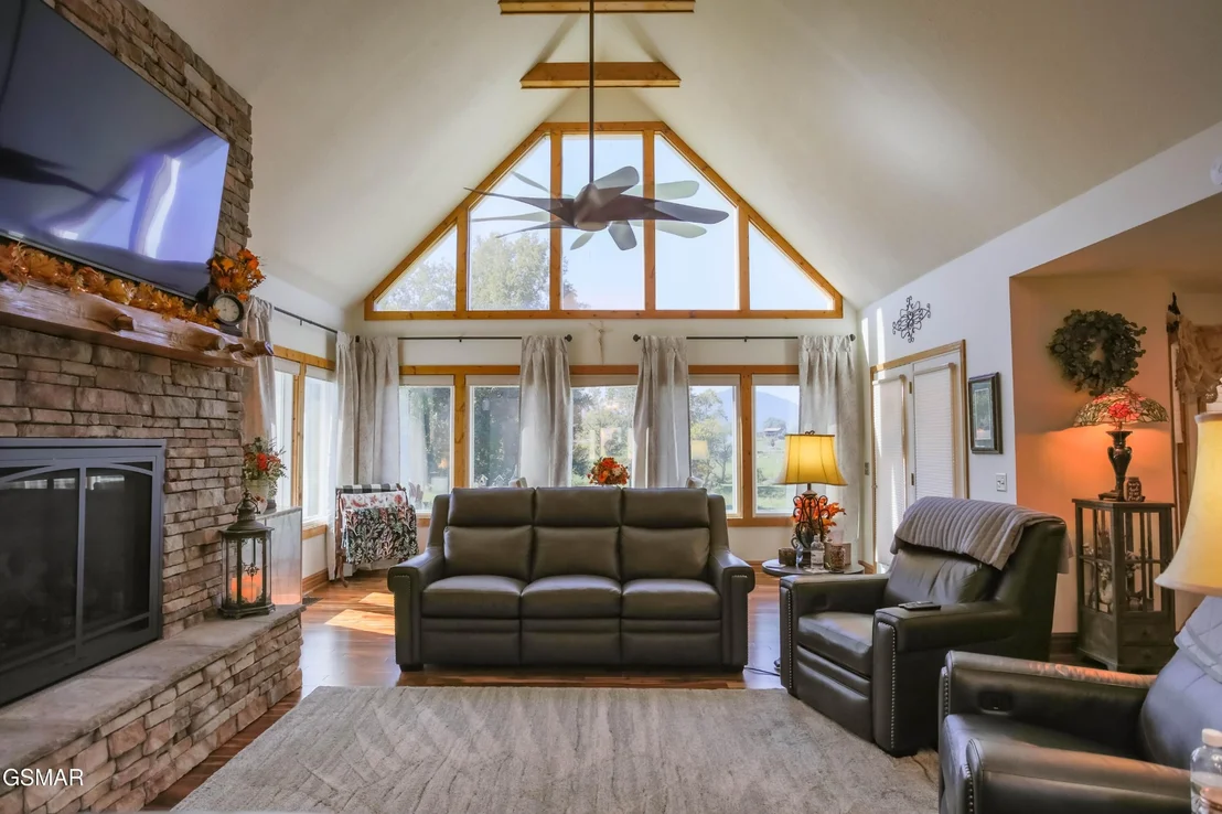 Photo of 3450 Valley View Road