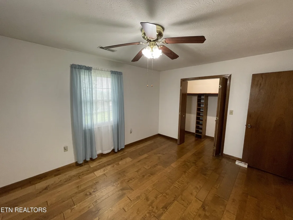 Photo of 421 Woods View Circle