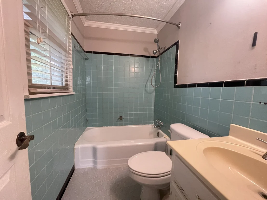 Photo of 1977 Holiday Dr