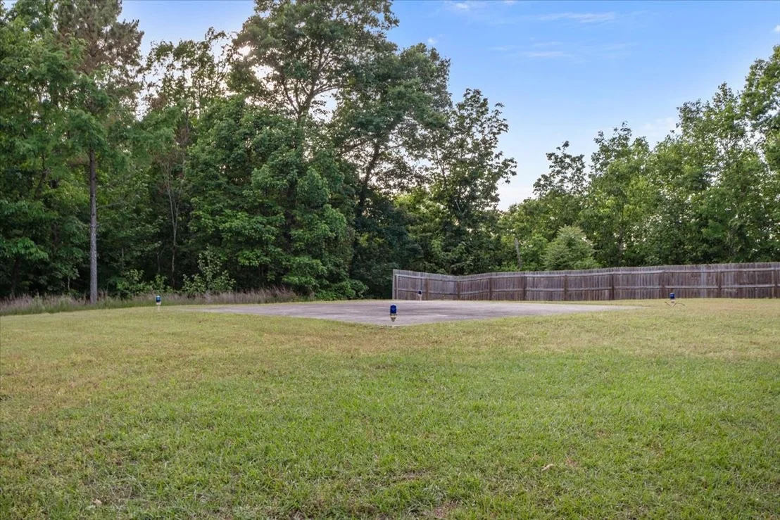 Photo of 867 River Oaks Dr