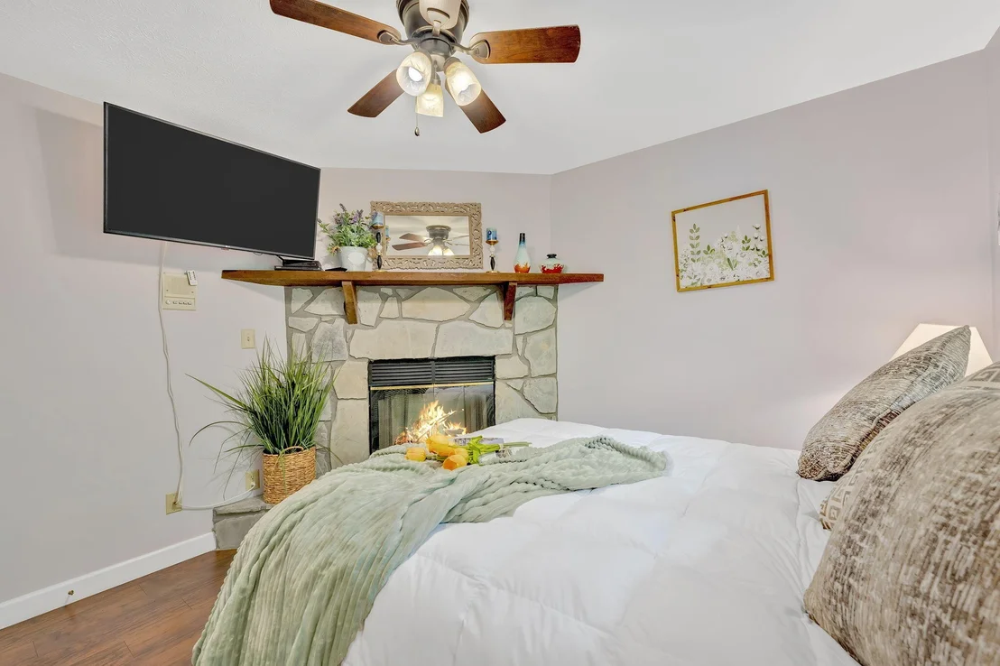 Photo of 930 Hideaway Hills Cir