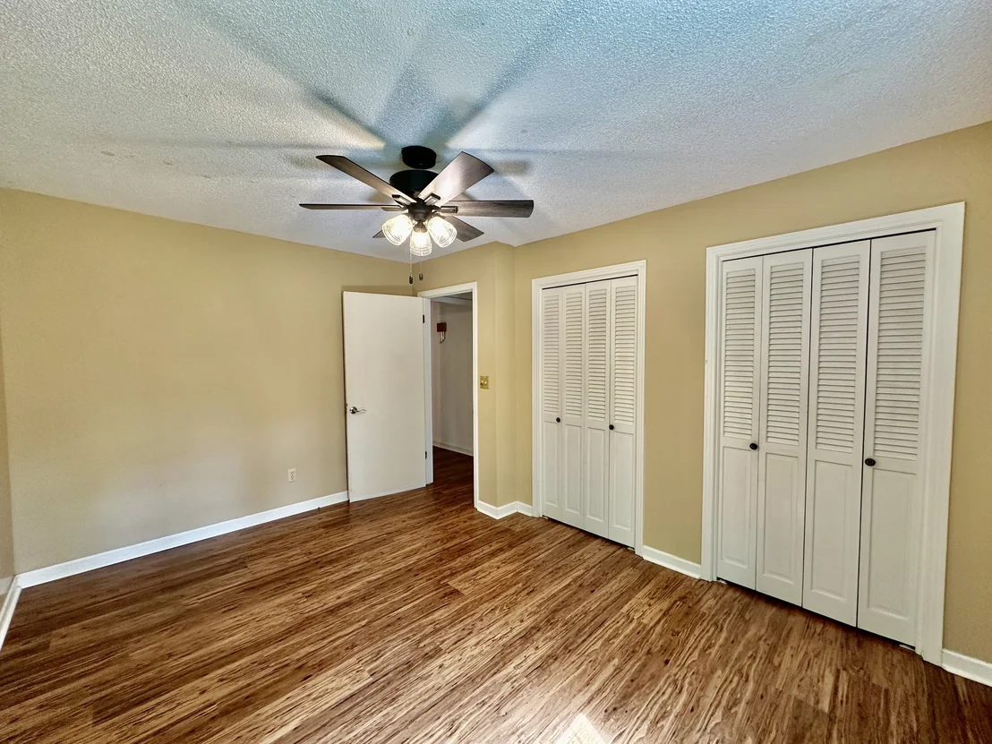 Photo of 52 Nottingham Ln