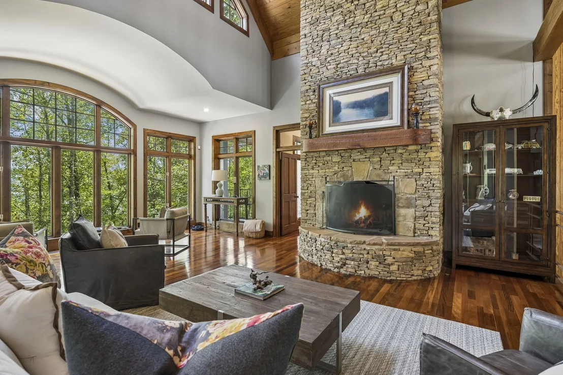 Photo of 2304 Backbone Rd