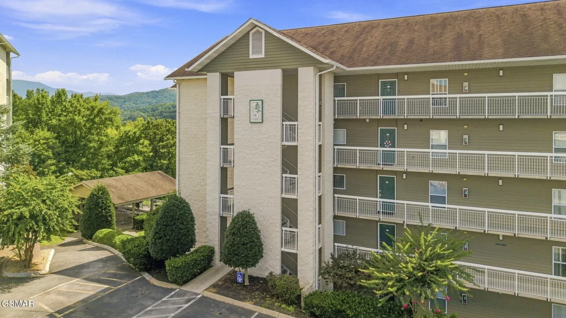 Photo of Unit 552 at 205 Ogle Drive