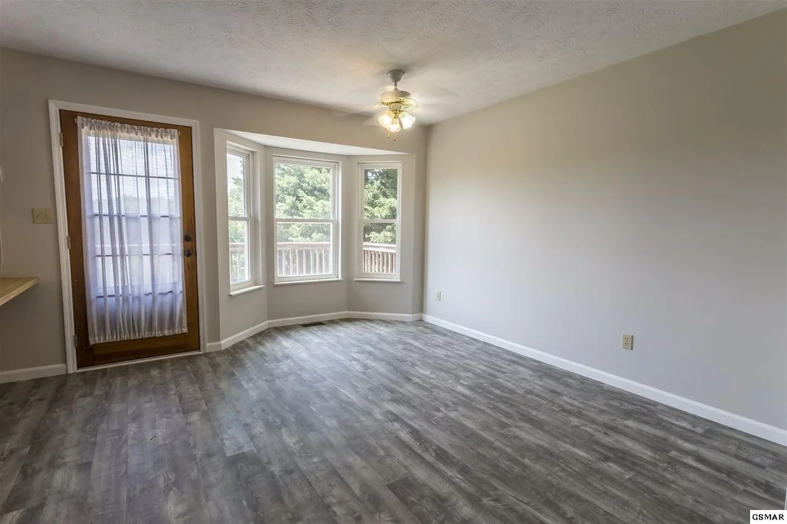 Photo of 2460 Amanda Lane
