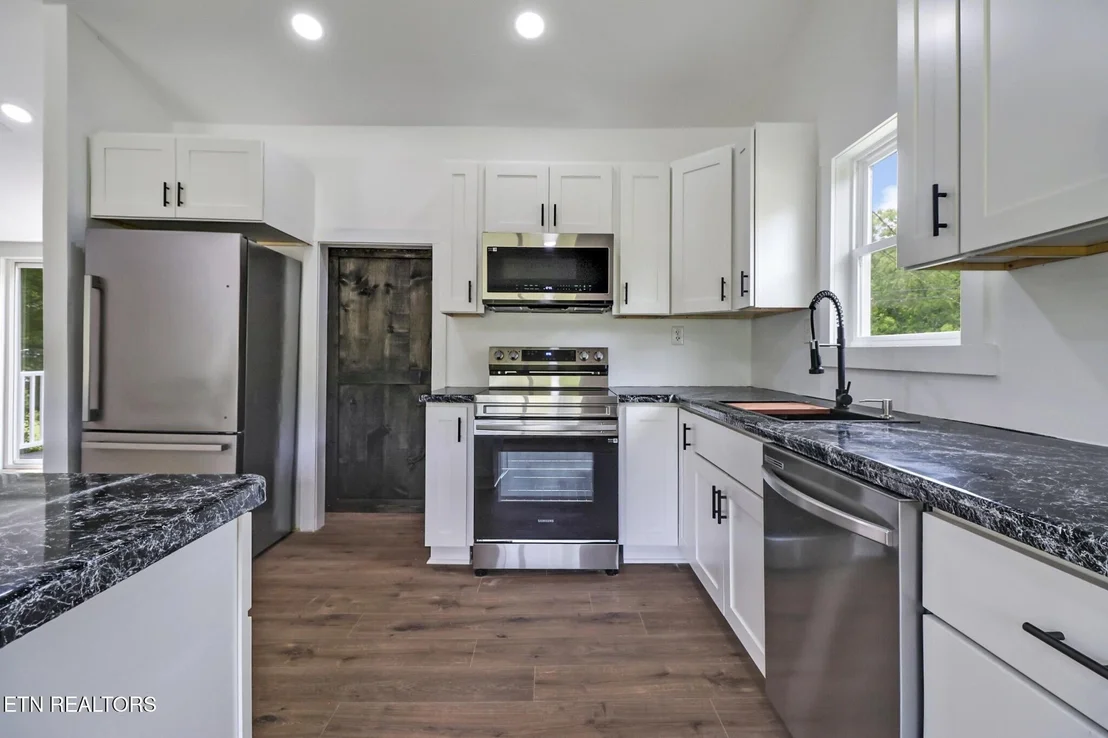 Photo of 1095 Franklin Rd