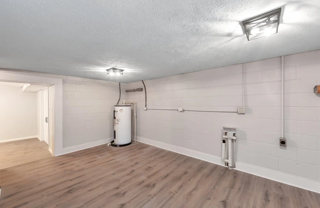 Photo of 200 HILLCREST DR