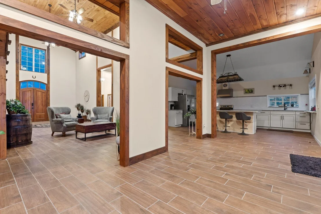 Photo of 400 Maple Trail